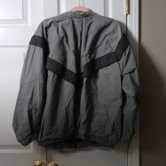 Army  PT Physical Fitness Jacket with reflective material. Sz L - Picture 5 of 6